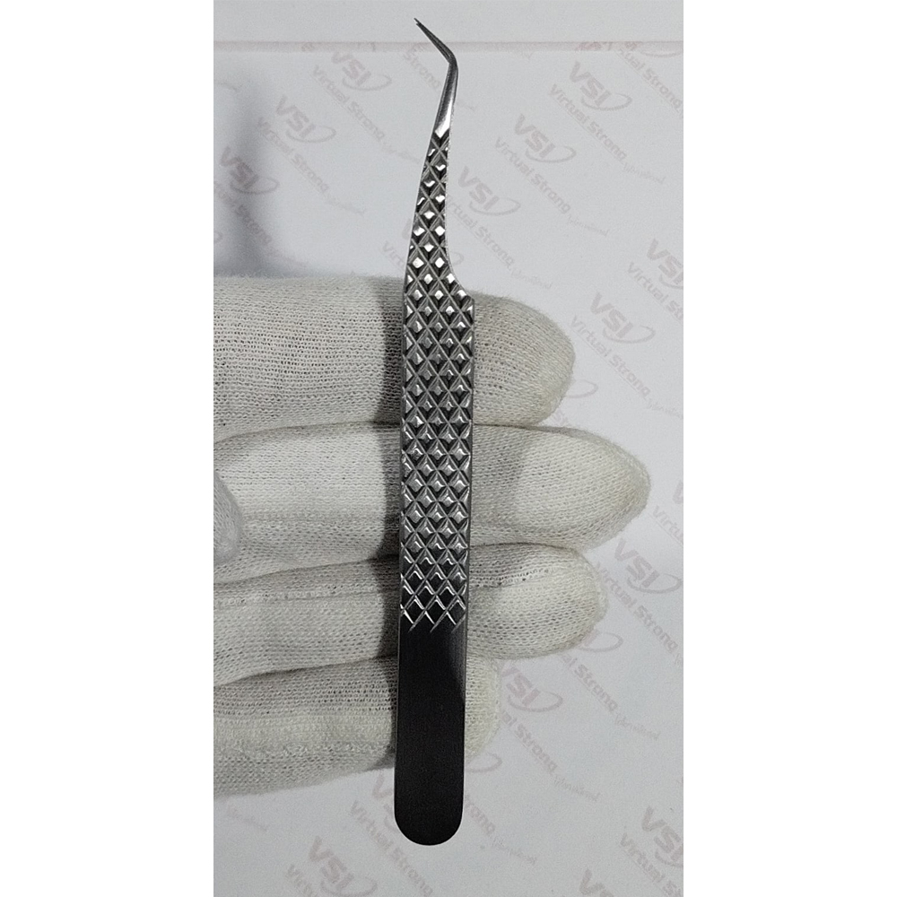 Eyelash Tweezers in silver color in 14cm